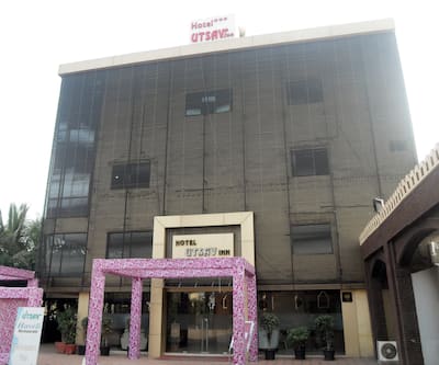 https://imgcld.yatra.com/ytimages/image/upload/t_hotel_yatra_city_desktop/v1454475997/Domestic Hotels/Hotels_Raipur/Hotel Utsav Inn/SDC11923.jpg